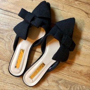 Black felt bow tie mules